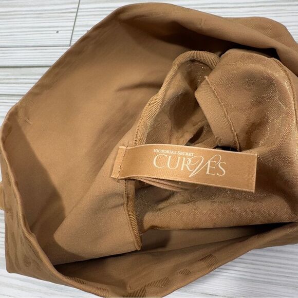 VICTORIA’S SECRET CURVES SEAMLESS HIGH WAIST TUMMY CONTROL NUDE PANTY NWT SMALL - Picture 2 of 6